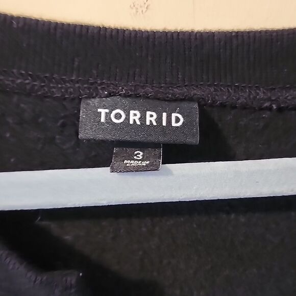 Cute Torrid sweatshirt Size 3 - Picture 2 of 3